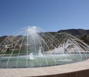 5570562625_f659693761_b